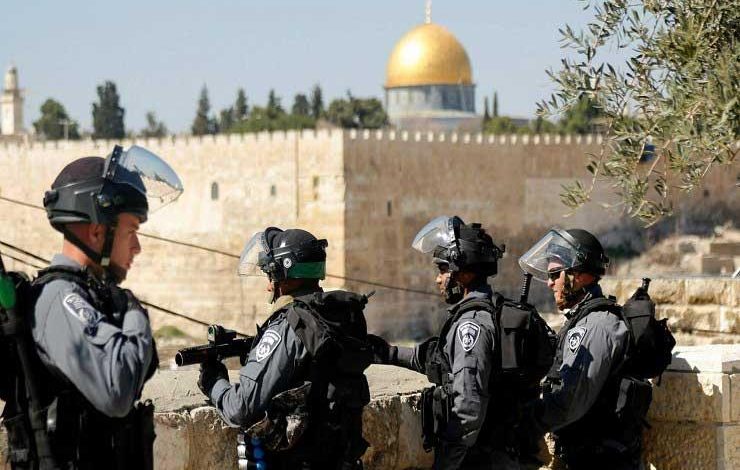 منع أي فعاليات في القدس والاحتلال الإسرائيلي يعتقل 3 مرشحين للانتخابات التشريعية الفلسطينية.