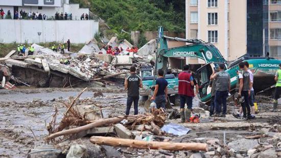 ارتفاع حصيلة ضحايا فيضانات تركيا إلى 40