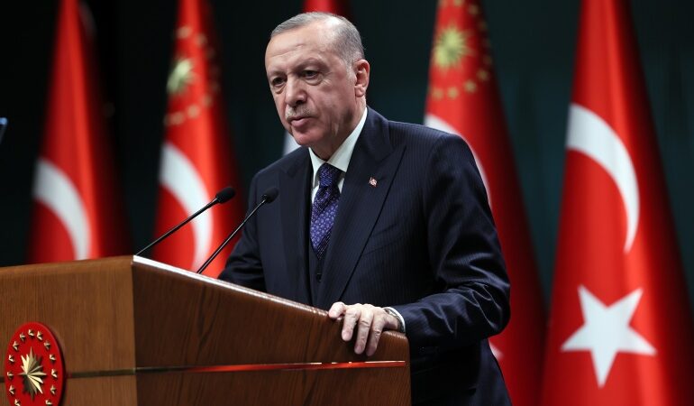 الرئيس أردوغان: “الفائدة” لعنة تزيد من ثراء الغني وفقر الفقير