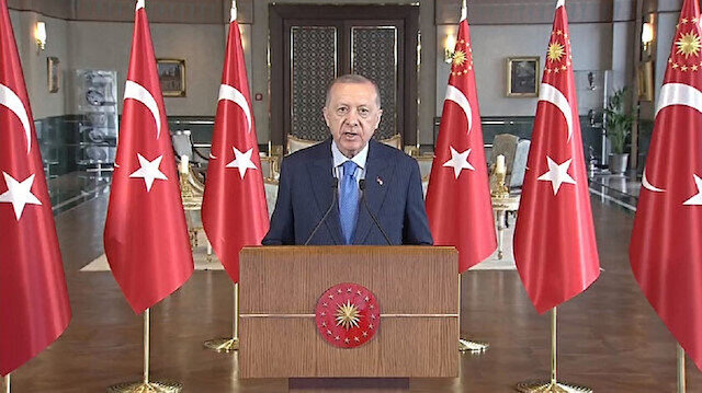 أردوغان: نشارك البشرية جمعاء لقاح “توركوفاك”