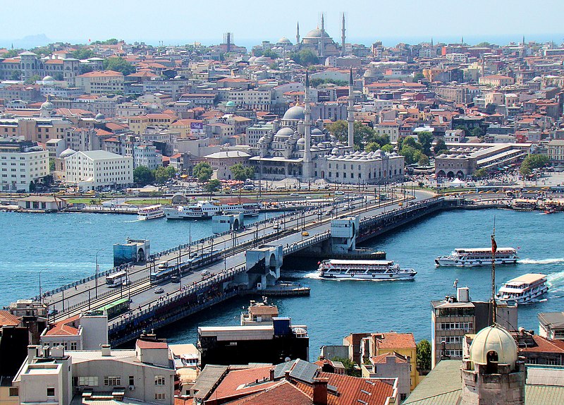 في اسطنبول إغلاق جسري غلطة وأتاتورك بعد منتصف الليل.