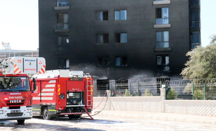 إصابة عدة أشخاص في حريق سكن طلاب بمدينة izmir.