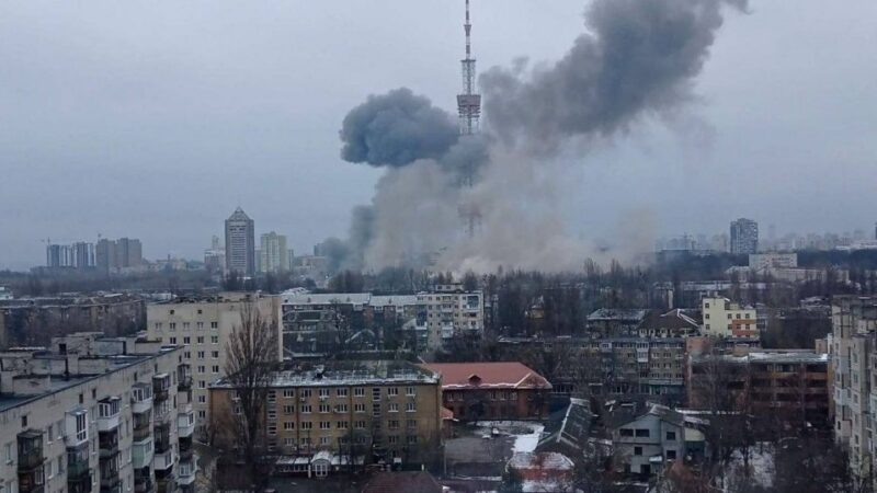 انفجارات تهز العاصمة الأوكرانية كييف .