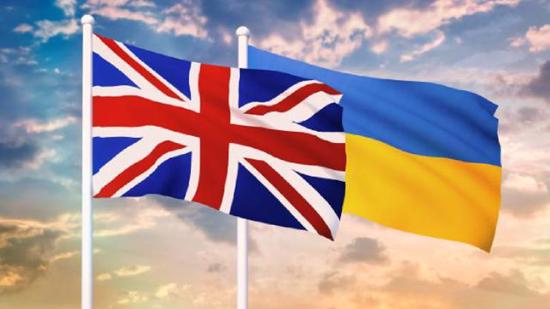 المملكة المتحدة تتعهد بتقديم حزم دفاع جوي بعشرات الملايين لأوكرانيا .