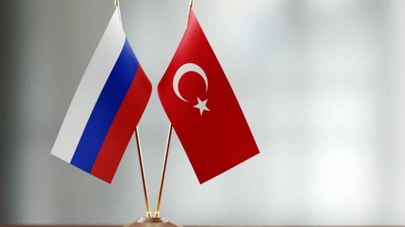 مشاورات ثنائية حول القضايا الدولية والإقليمية بين تركيا وروسيا .