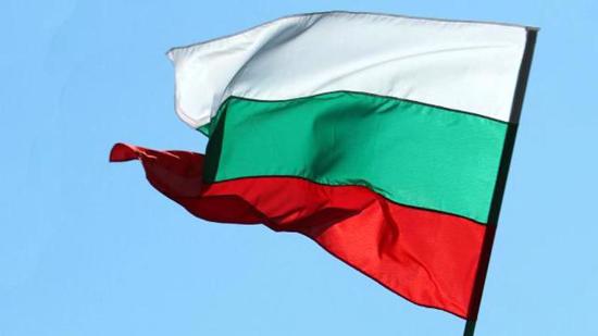 بلغاريا توافق على ارسال أول حزمة مساعدات عسكرية الى أوكرانيا .
