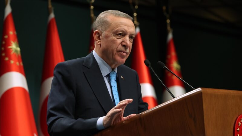 الرئيس أردوغان يُعلن عن إلغاء قانون سن التقاعد في تركيا.