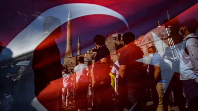 الكشف عن موعد إجراء الانتخابات الرئاسية والبرلمانية في تركيا .