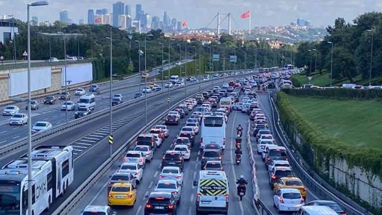 إغلاق بعض الطرق أمام حركة المرور غداً في اسطنبول .