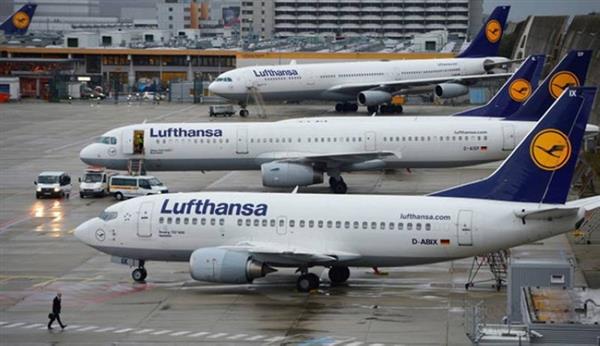 إلغاء الرحلات الجوية بسبب الإضراب في مطارات ألمانيا .