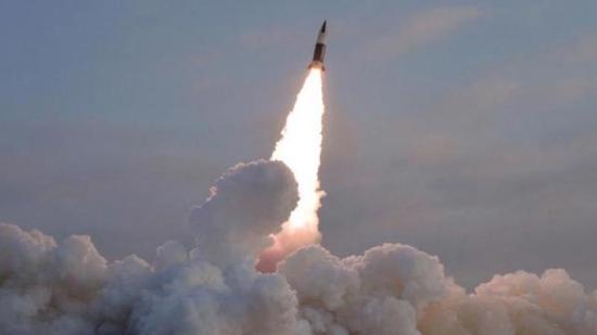 روسيا تختبر صاروخا باليستيا عابرا للقارات .