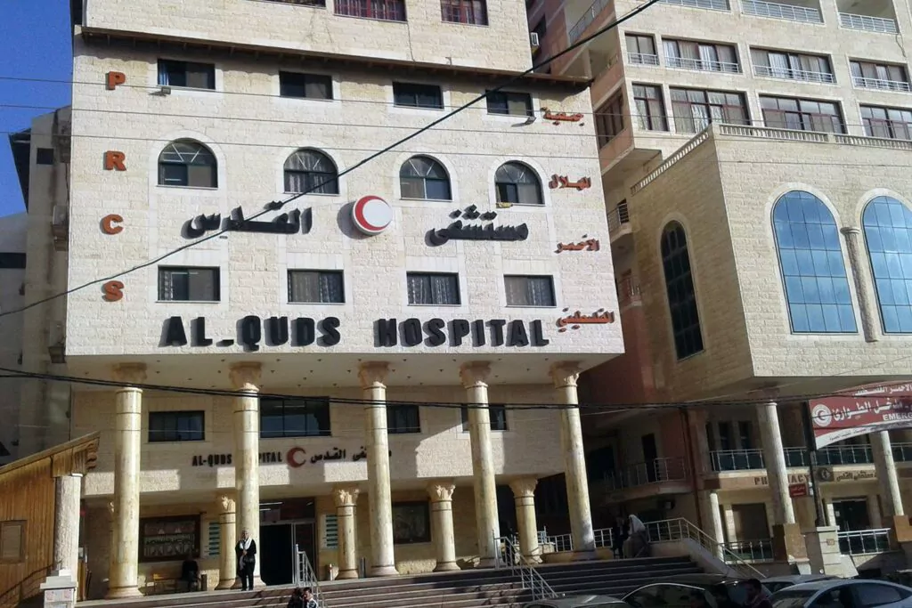 إسرائيل تهدد بقصف مستشفى القدس في غزة وتطالب بإخلائها الفوري